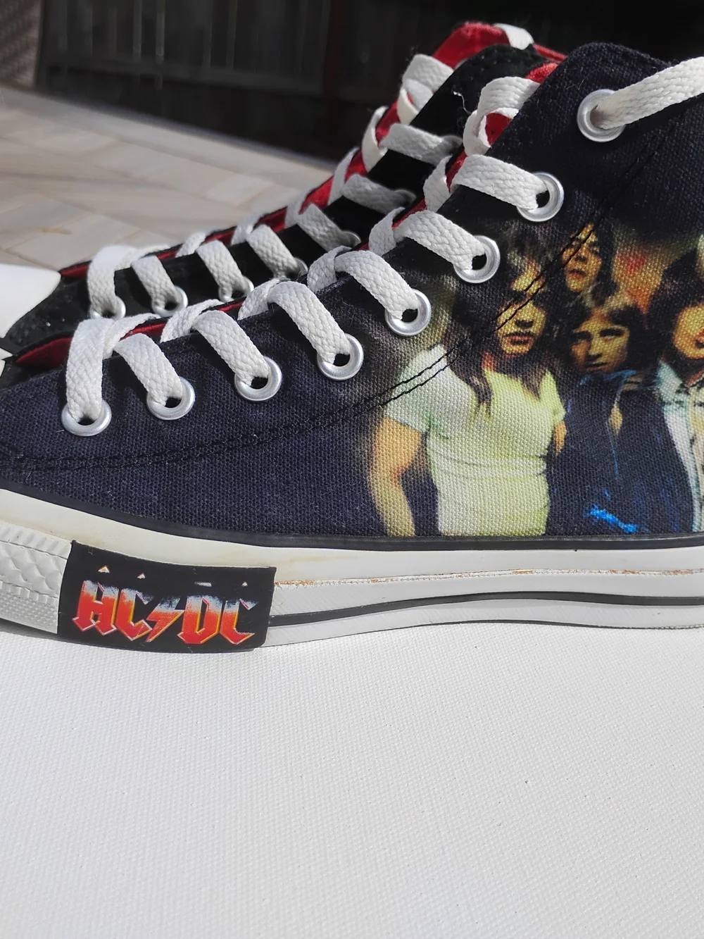 RARE Converse x AC/DC High Top Sneakers Men’s 7 Women’s 9 Vintage 2009 Rock Band - Picture 6 of 16